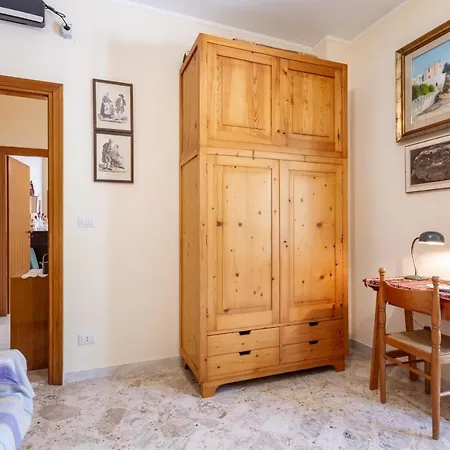Bella Vista With Seaview Balcony Apartment